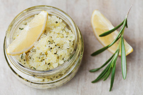 Bodyscrub med citron, rosmarin og økologisk olivenolie