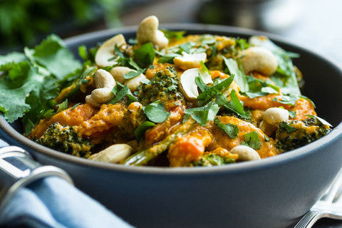 Karry-risret med økologiske cashewnødder