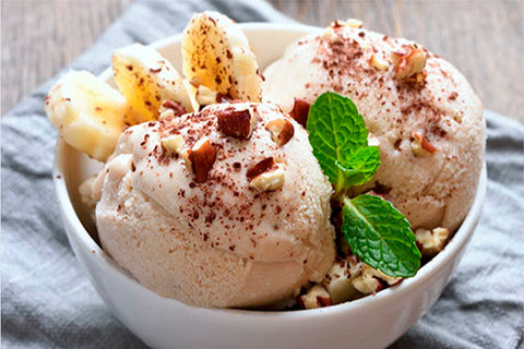 Nicecream med økologiske hasselnødder