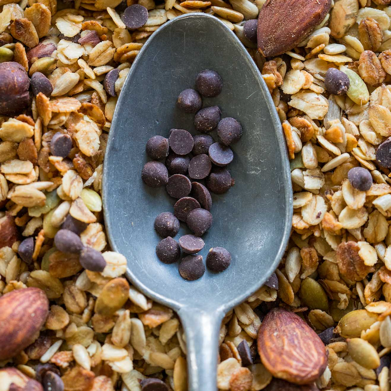 Granola, 1 kg, økologisk (Hasselnød & chokolade)