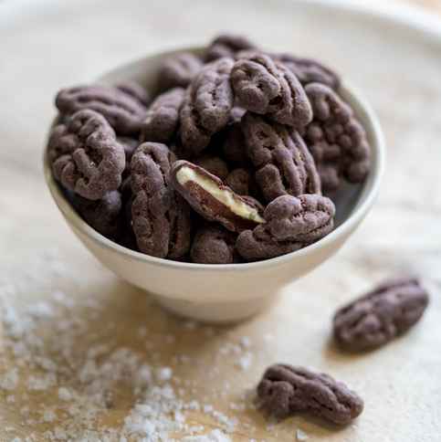 Pekannødder med mørk chokolade og flagesalt, 250 gram, økologisk